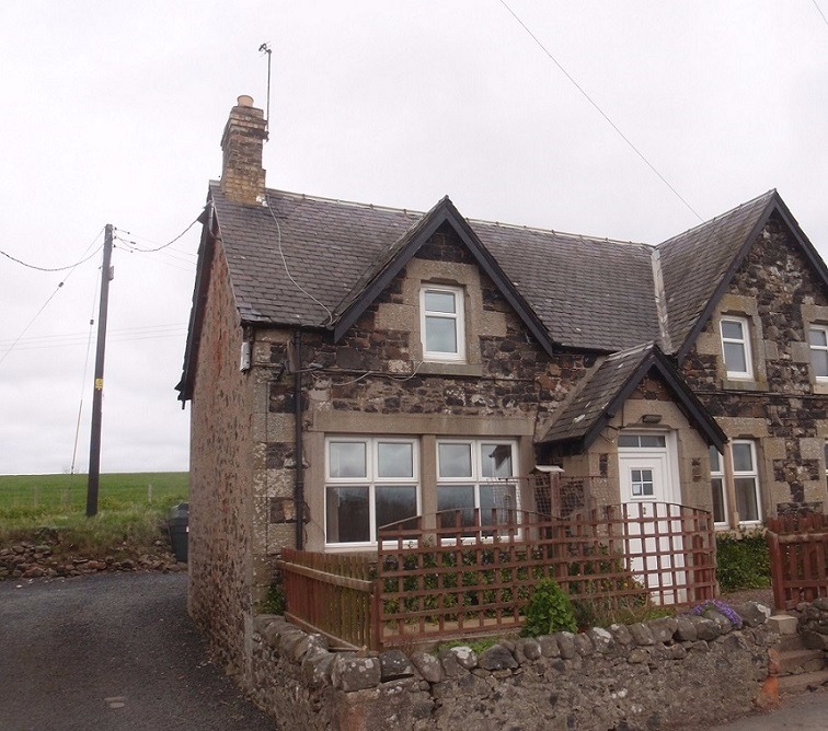 3 Bedroomed Rural Cottage near Kelso, Oil CH, DG. DIY Horse Livery