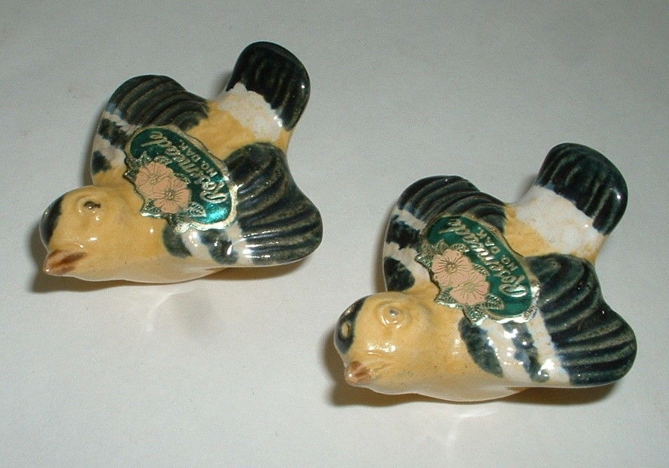 Rosemeade North Dakota Pottery Goldfinch Bird Salt & Pepper Shaker Set