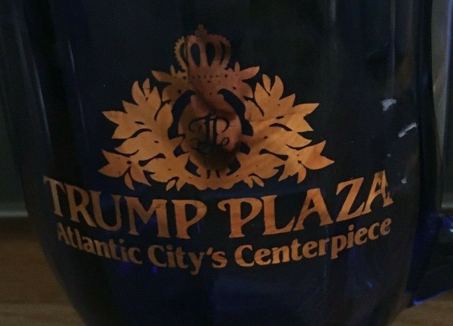 TRUMP Plaza Atlantic City Centerpiece blue glass gold rim mug