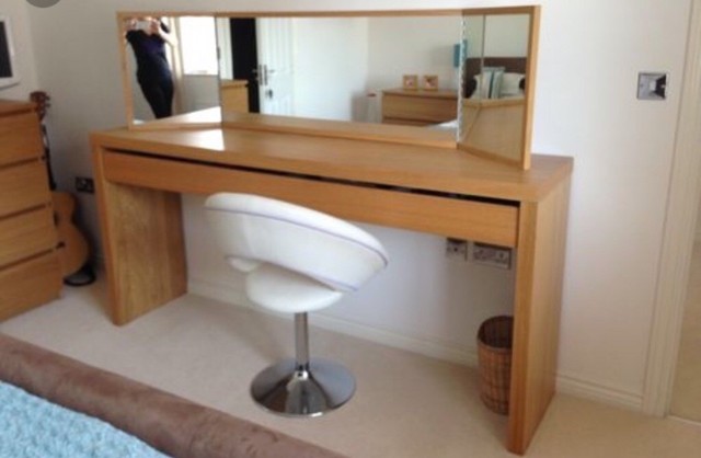 Ikea Large Oak Dressing Table With Drawer Inserts In Good Condition
