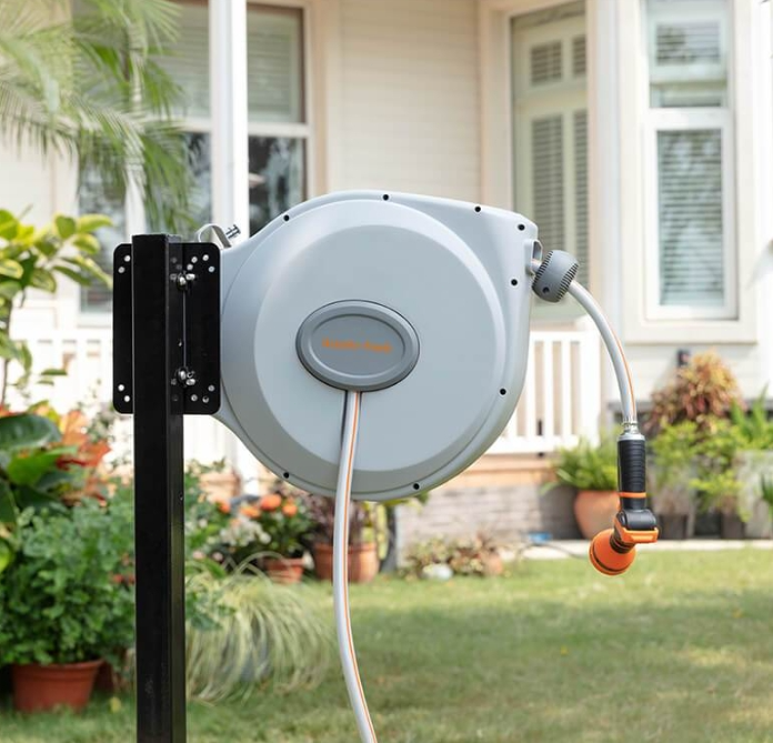 Giraffe Tools Retractable Water Hose Reel Wall Mounted Hose Reel 5/8-IN 65-FT