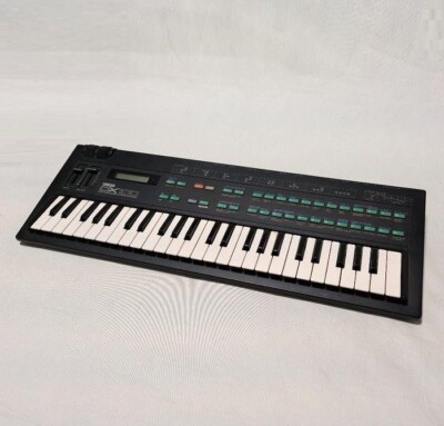 Yamaha DX100 Synthesizer Digital Programmable Algorithm
