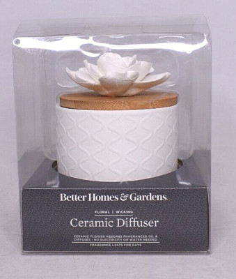 NEW NIB Better Homes & Gardens Floral Wicking Ceramic Diffuser