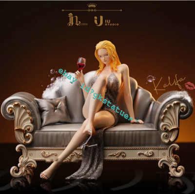 IN IU Studio One Piece Sofa Kalifa Resin Statue Pre-order H17cm Anime Collection