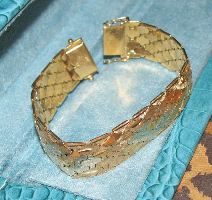 Gorgeous 18K Multi Color Tri Color Gold Bracelet approx 43 grams