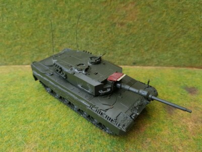 1/72 Revell Leopard 2A4 tank built kit ready to paint suit 20mm Modern wargame