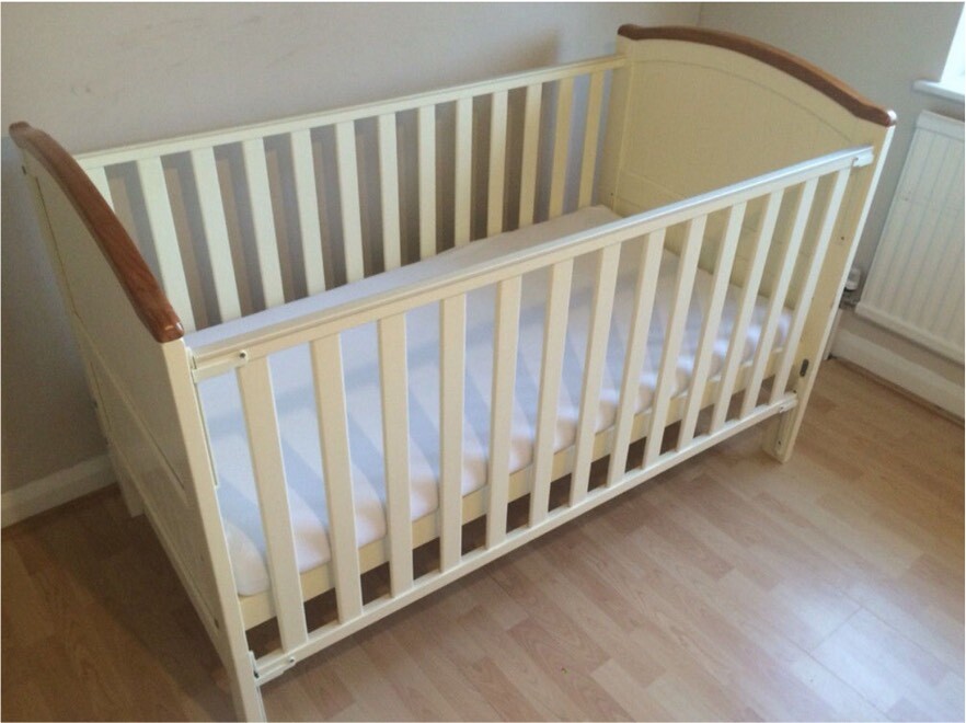Beautiful Henley Cream Cot bed with top quality clean Mattress price