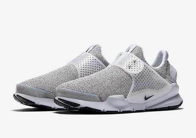 WMNS Nike Sock Dart SE SZ 6 Metro Grey Black White 862412 100 WMNS Nike Sock Dart SE SZ 6 Metro Grey Black White 862412 100