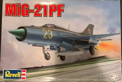 SOVIET MiG 21PF REVELL 1:48 SCALE PLASTIC MODEL AIRPLANE KIT
