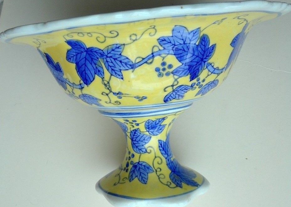 bowl yellow ceramic pedastel blue grape leaves/vines footed centerpiece 7