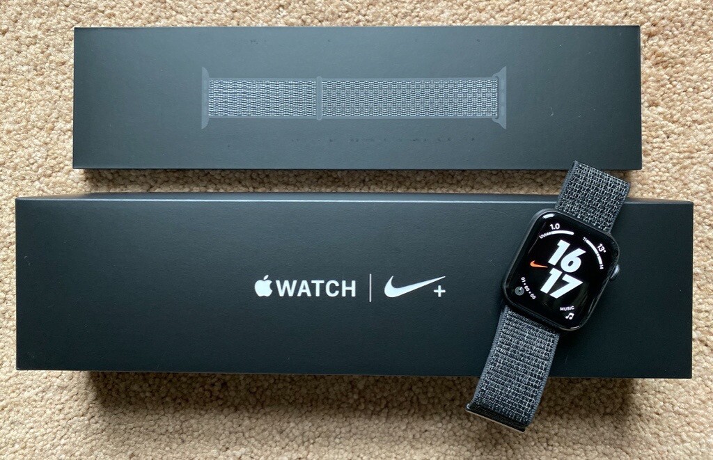 apple watch nike sport loop reflective