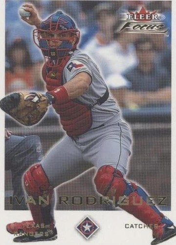 2001 Fleer Focus - Ivan Rodriguez #32