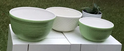 Very Cute Vintage Ceramic Mixing Bowls