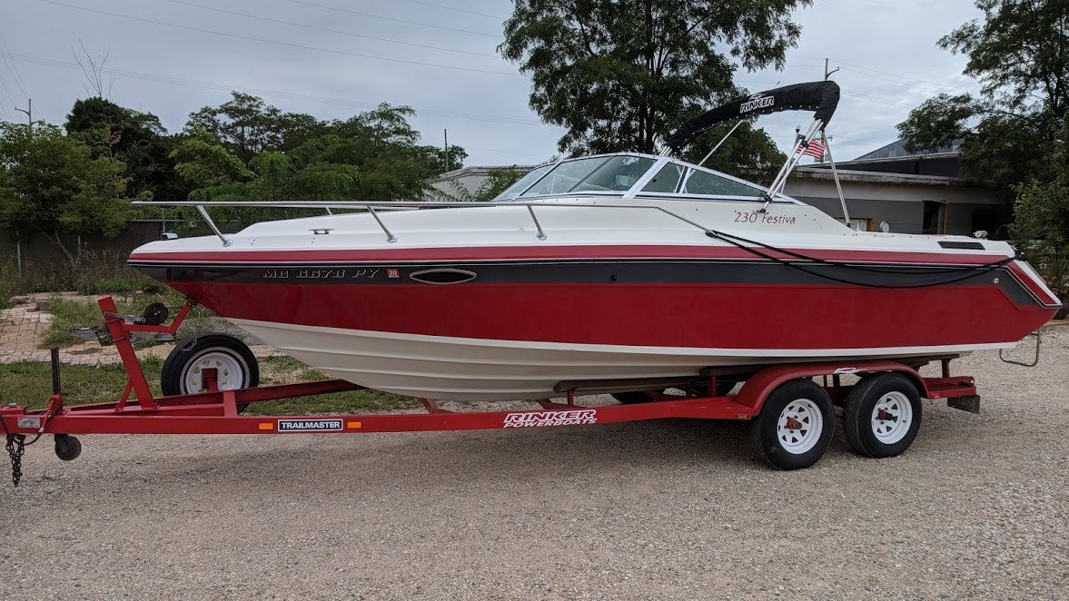VIDEO FRESHWATER LAKE 260HP FISHING & FAMILY FUN HOTROD RED W/ WALK AROUND CUDDY