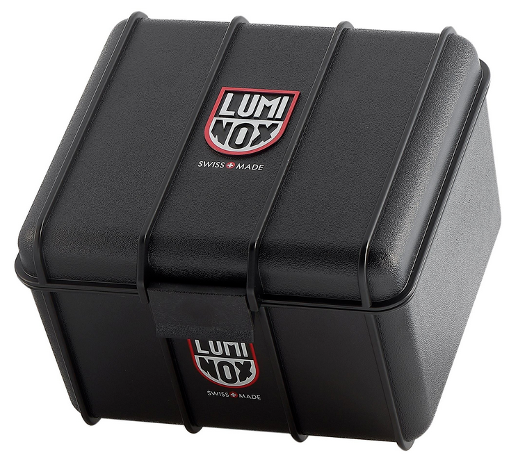 Pre-owned Luminox Xl.1762 Atacama Adventurer Sapphire Crystal Black Dial Men's Field Watch