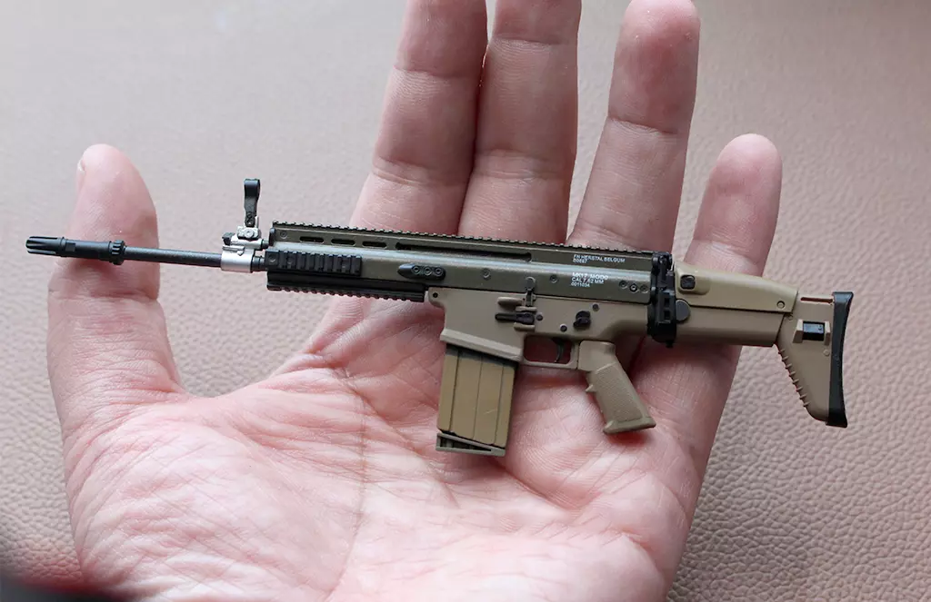minitimes MK17 1/6 1:6 scale gun SCAR-H weapon for 12 minitimes MK17 1/6 1:6 scale gun SCAR-H weapon for 12