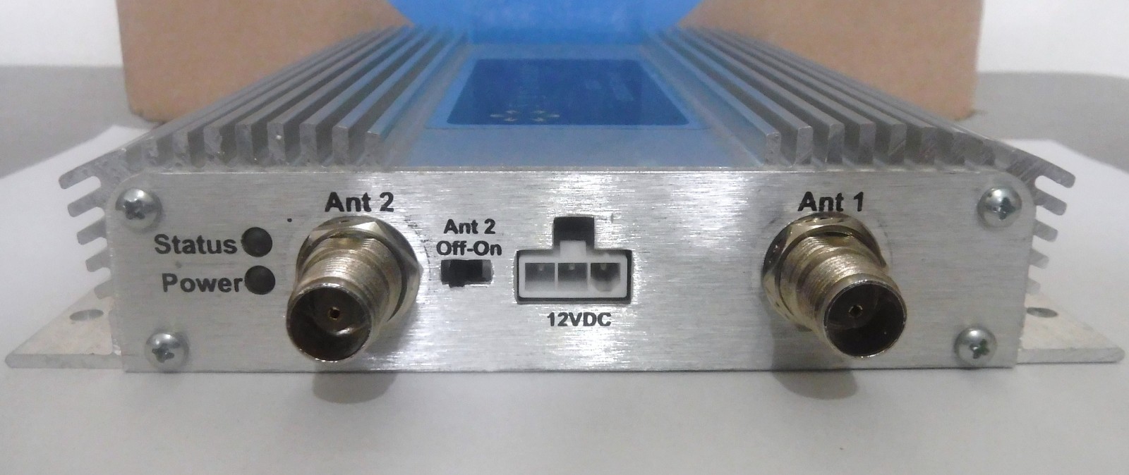 Signal Reach CR300 iDen SOHO Repeater /Cell Booster - Used - Working