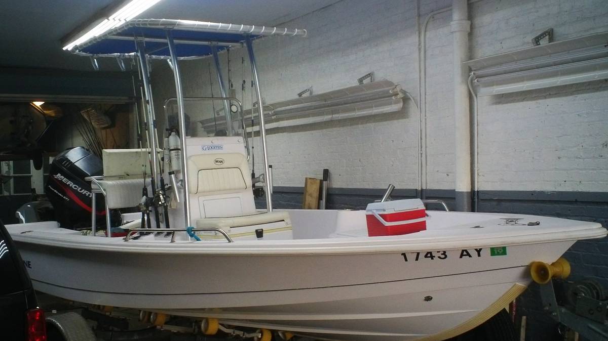 2002 Pro-Line Fishing Boat