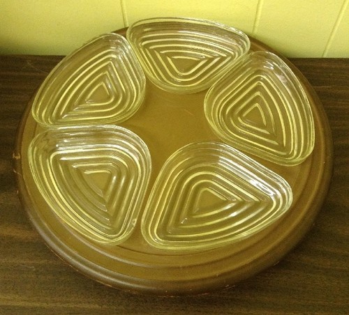 VTG LAZY SUSAN W/ 5 CLEAR GLASS CONDIMENT DISHES 14