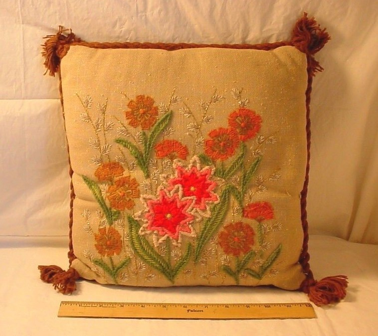 Vtg Linen Accent Pillow 13 inch with Crewel Embroidery and Metallic Gold Thread