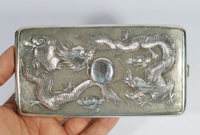 中国　チャン銀　龍彫　煙草入　小物入　C　R4080 180 GRAMS ANTIQUE CHINESE EXPORT STERLING SILVER CIGARETTE