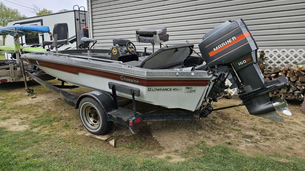 1983 Champion 18' Boat Located In Pennsville, Nj Has Trailer Used