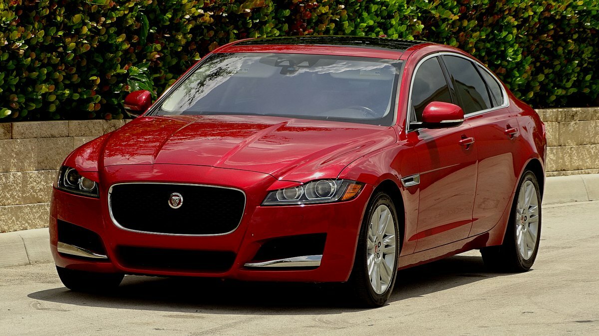 2017 Jaguar Xf 35t Premium Edition Supercharged. One Florida Owner Full