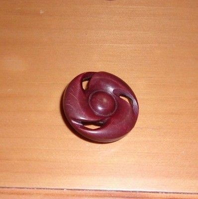 VINTAGE 50s BAKELITE? burgundy brown red cherry? BUTTON OPEN PIN WHEEL 1 3/8