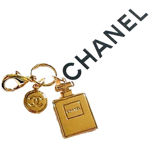 CHANELシャネル ノベルティー メタルチャーム　37710 CHANELシャネル ノベルティー メタルチャーム 37710 - メルカリ