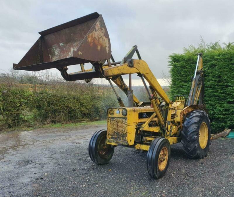 INTERNATIONAL B2275 B401 BACKHOE / FRONT LOADER in Melton Mowbray