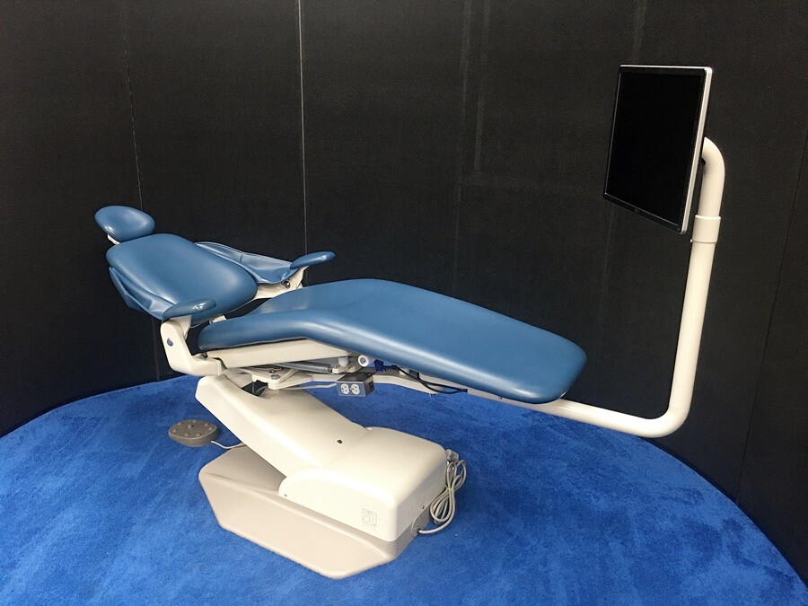ADEC 1021 Decade Dental Patient Chair w/ Radius Monitor Mount eBay