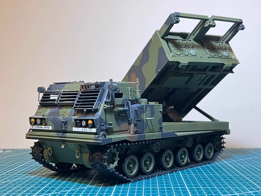 1/35 NATO M270 MLRS w/ MS26 Rocket Pods System FINISHED