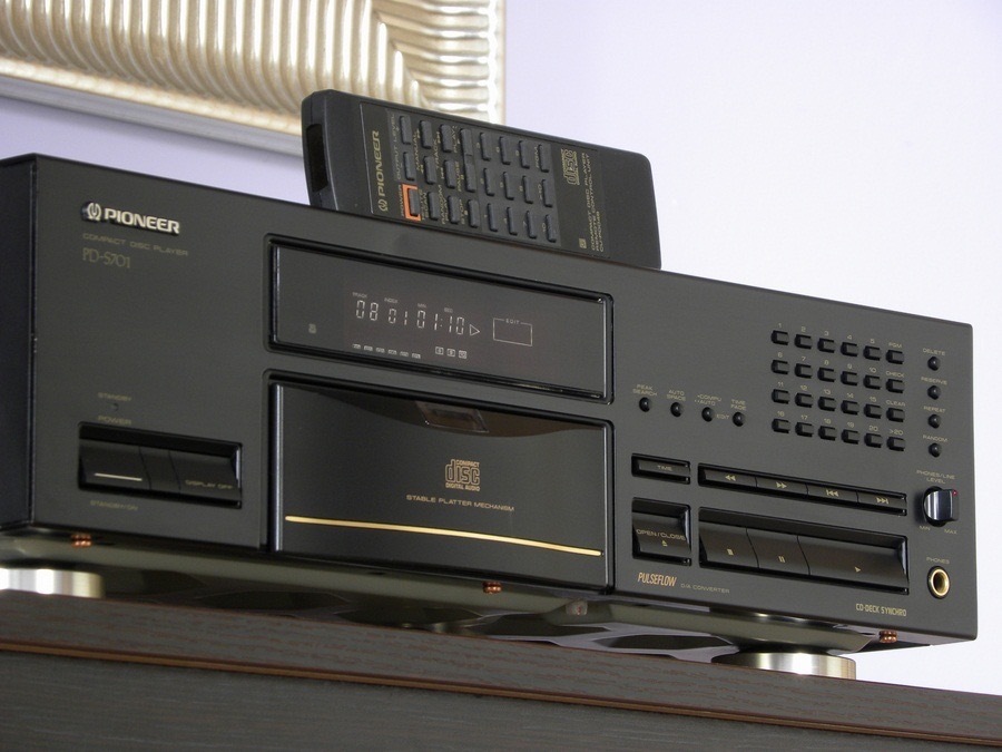 Pioneer PDS701 CD Player HiFi STABLE PLATTER MECHANISM = Superb