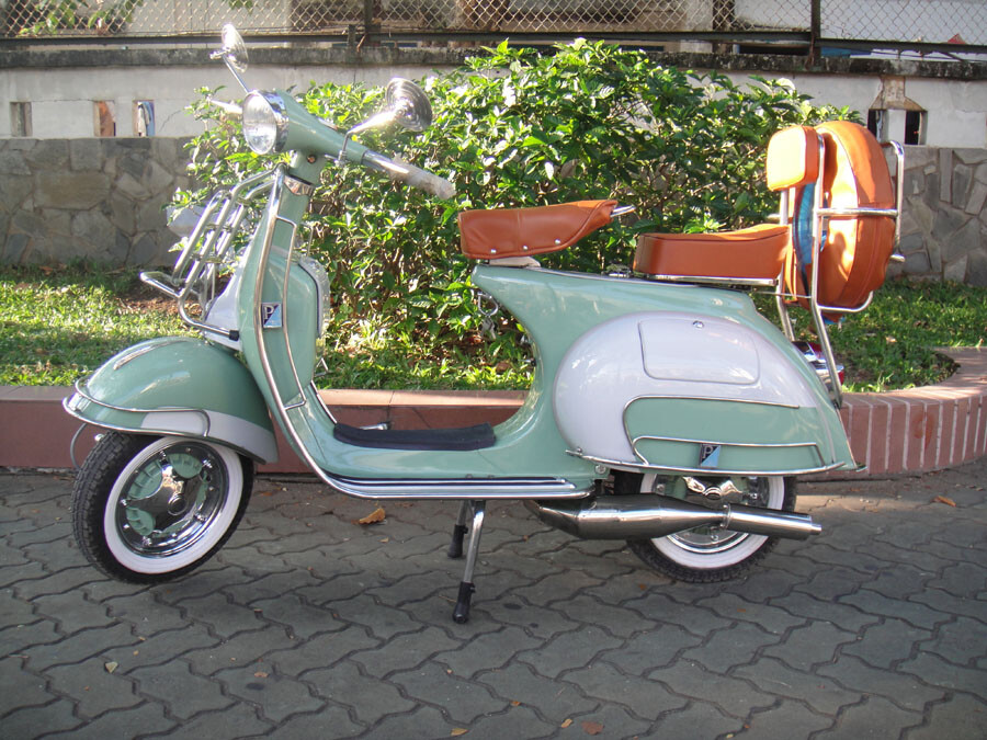 VESPA STANDARD VBB150cc 1960's BLACK FULLY RESTORED FREE SHIPPING GREEN & WHITE