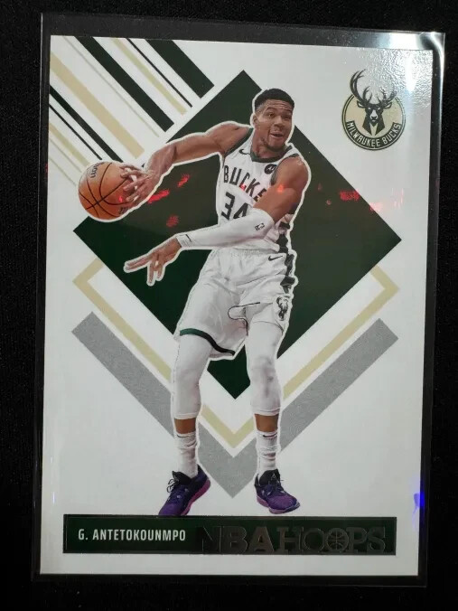 Giannis バックス ヤニス NBA カード 25シリ マグホ付 Giannis バックス ヤニス NBA カード 25シリ マグホ付