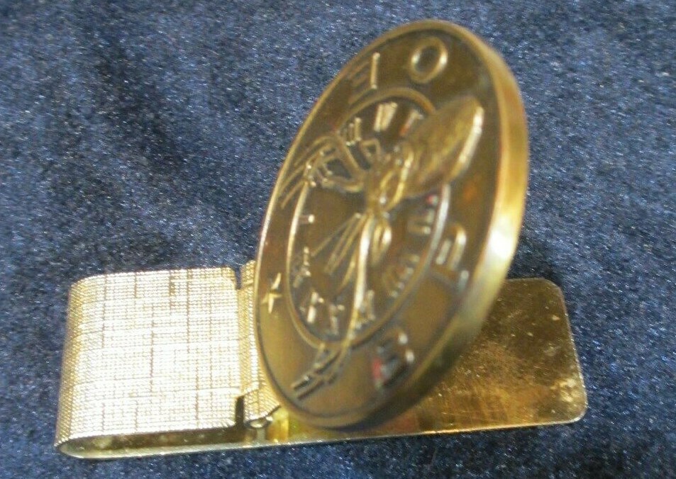 VTG ELKS LODGE BPOE BIG MONEY CLIP GOLD TONE METAL HINGED 2 1/2X1 1/2 EUC BILLS