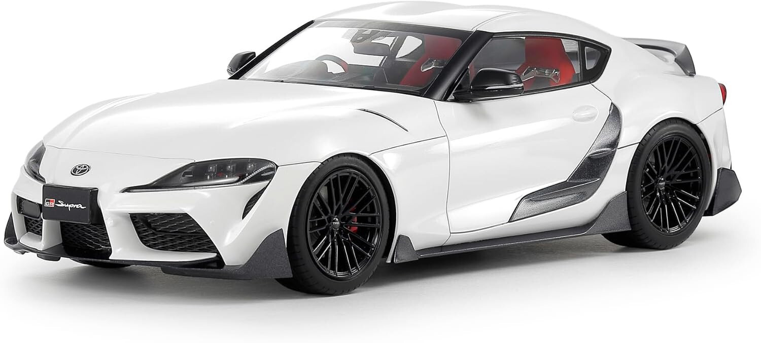 トヨタ GR Supra 1/30スケール ホワイト Amazon | 新型 トヨタGRスープラ 1/30 カラーサンプルミニカー