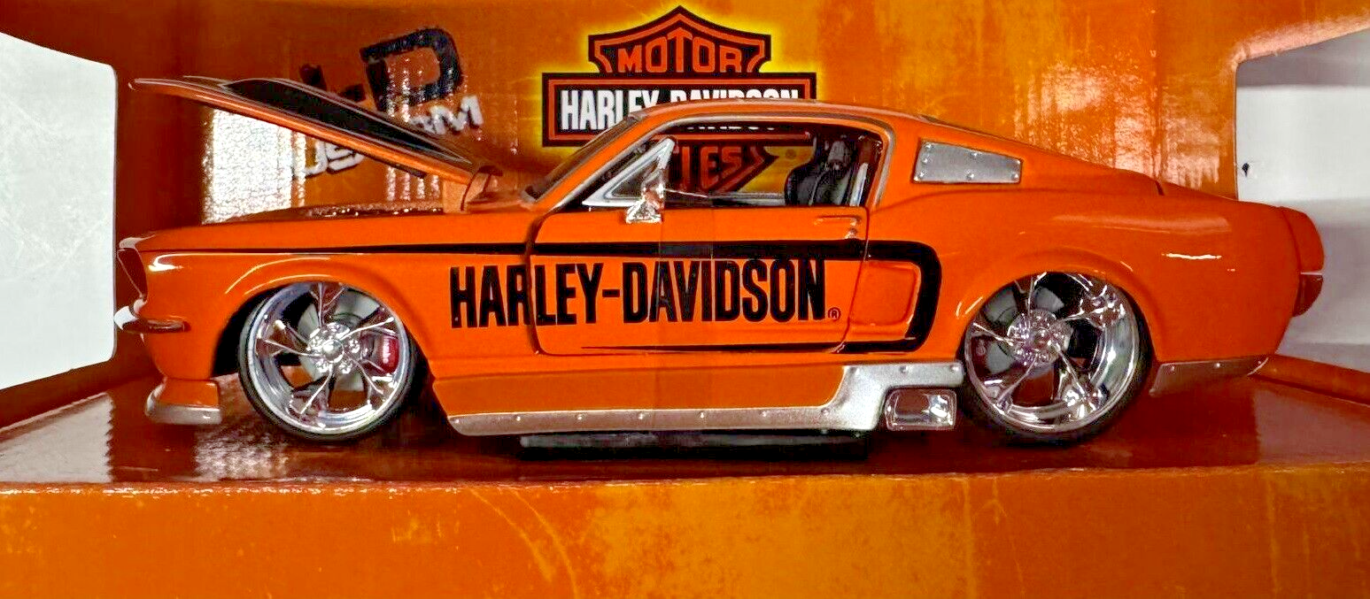 自動車 Maisto HD Custom 1967 Ford Mustang GT 1967 Ford Mustang GT Harley-Davidson 1:24 Scale Maisto H-D