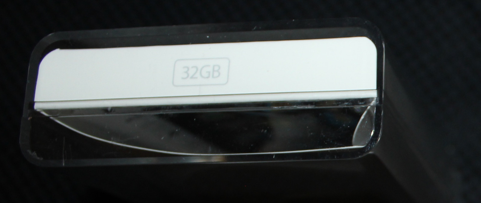 Apple iPod Touch 2009 Plastic BOX CASE ONLY Manual 32GB NO iPod CASE ONLY A1318