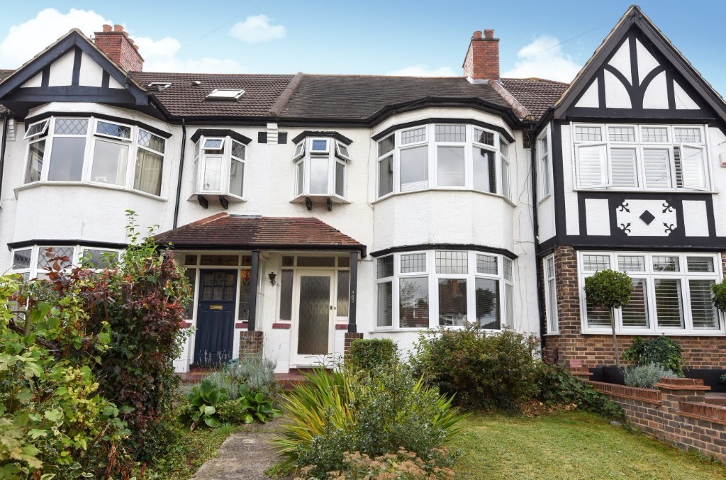 Superb three bedroom terraced housed to rent on Pickhurst Rise, West