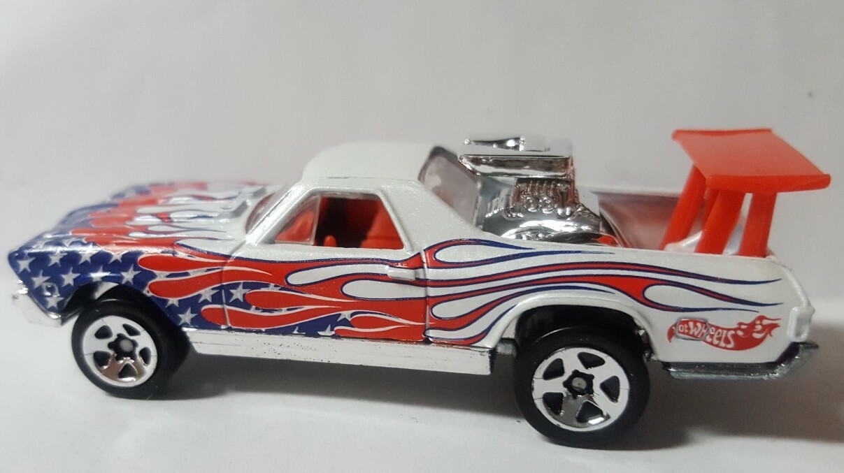2001 Hot Wheels '68 Chevy El Camino White 1:64 Scale Metal