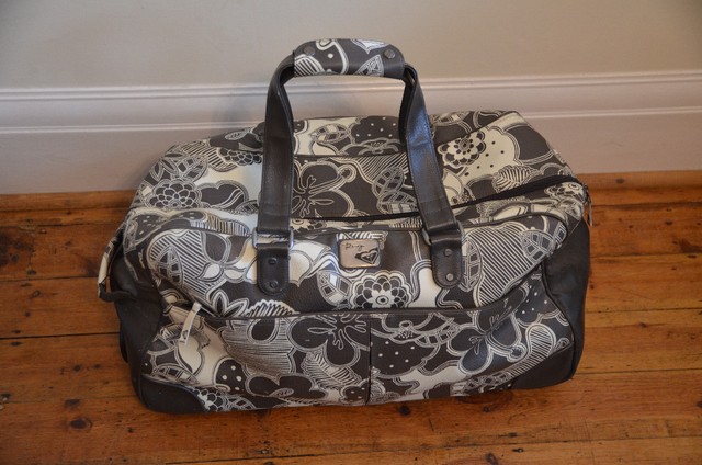 roxy holdalls with wheels