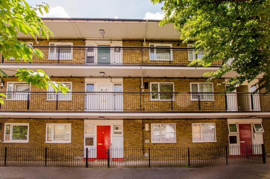 Housing Benefit 2 Bed Flat Poplar Tower Hamlets Available Now