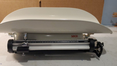 SECA 725 Baby Scale * Sliding Weight * with Case * 32 lbs. * Made in Germany