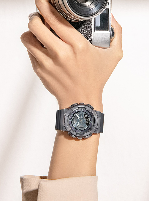 Pre-owned Casio G-shock Woman Resin Band Wrist Watch Gm-s110b-8adr