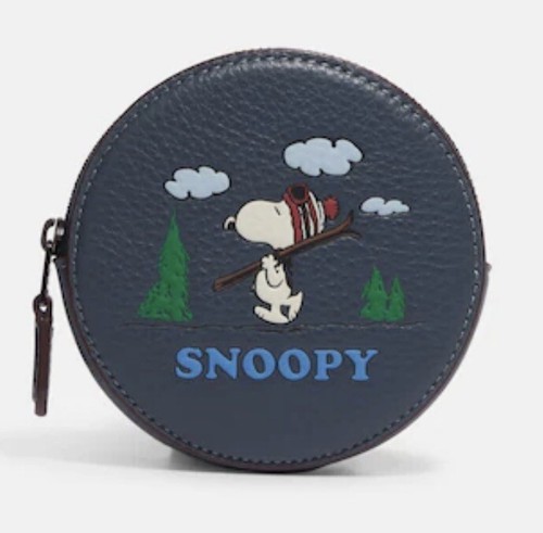 COACH×peanuts⭐︎ラウンドコインケーススヌーピーレットイットスノー NWT Coach X Peanuts Round Coin Case With Snoopy Ski CE947