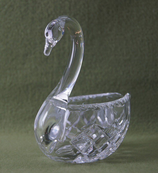 A Vintage lead Crystal Swan bowl Beautiful and very well proportioned