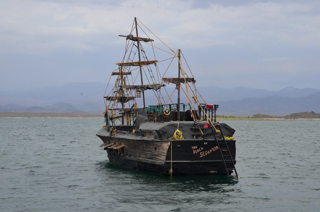 PIRATE SHIP