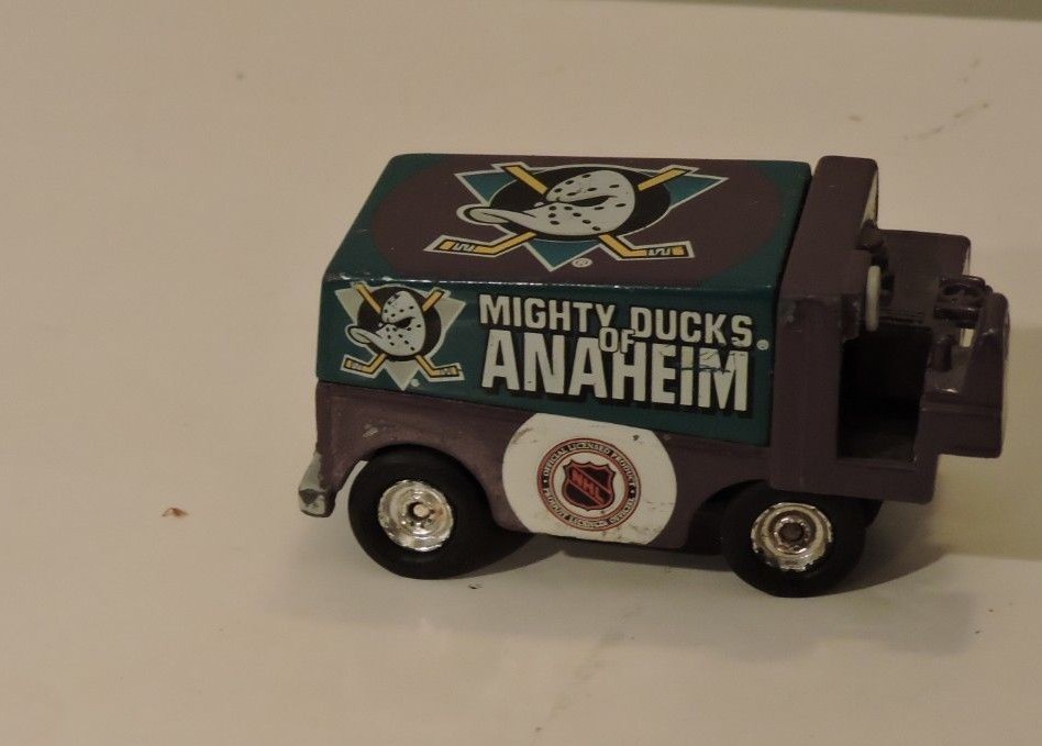 1999 White Rose Zamboni Mighty Ducks Of Anaheim Purple Limited Edition