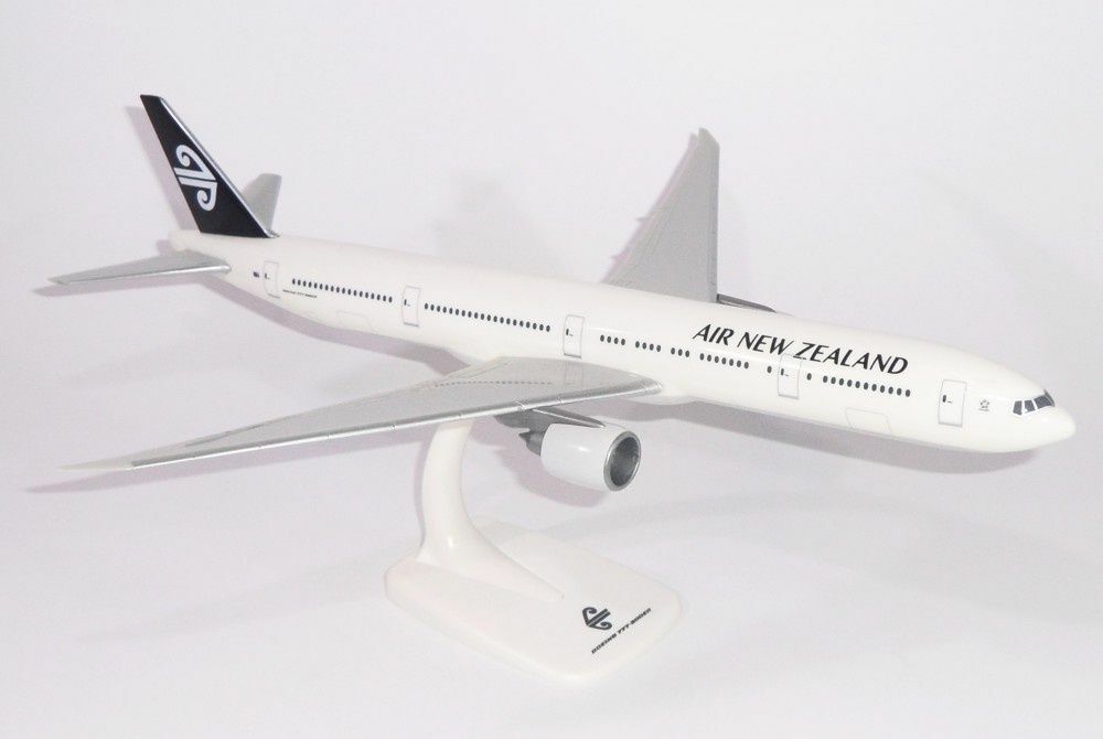 AIR NEW ZEALAND 航空機模型 1/200 B777-300ER AIR NEW ZEALAND Boeing 777-300ER Model Aircraft 1:200 Scale